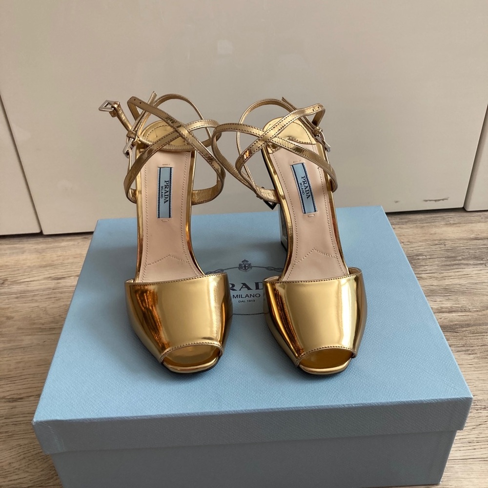 NEW PRADA
Heart-cutout Wedge 110mm Sandal - Picture 6 of 6